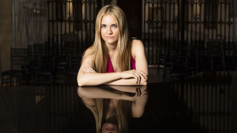 Isabel Dobarro, pianista: «Galicia es mi escenario soñado tras recibir este premio Latin Grammy»