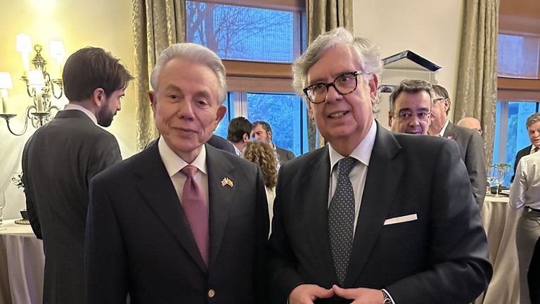 La patronal gallega se reúne con el embajador de EE.UU. en España