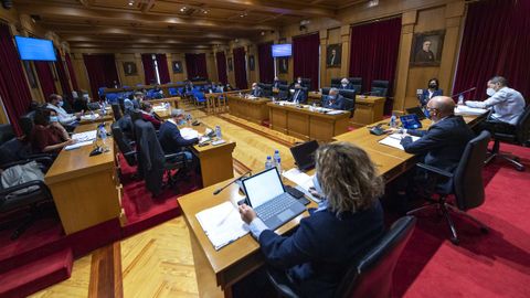 Pleno en la Diputación de Ourense.