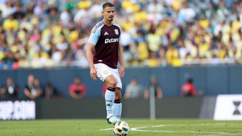 Leander Dendoncker, con el Aston Villa