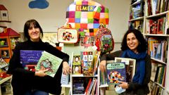 Sandra y Carmela llevan Libros para Soar, la primera librera gallega centrada en exclusiva en la literatura infantil y juvenil