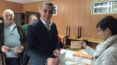 El candidato del PP Miguel ngel Viso en Ourense. 