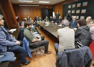 Los colectivos que integran la plataforma se reunieron ayer en el Concello de Pontevedra. 