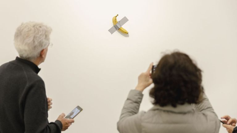 Roban de nuevo la banana de la obra «Comedian», de Maurizio Cattelan, en el Centro Pompidou-Metz