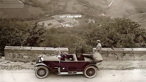 Asturias, 1925. Desde el Alto de La Campa, entre Villaviciosa y Sariego, un viajero contempla el Monasterio de Valdedios
