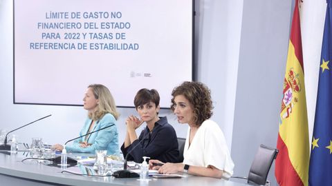 Nadia Calvio, Isabel Rodrguez y M Jess Montero comparecen en rueda de prensa tras el Consejo de Ministros