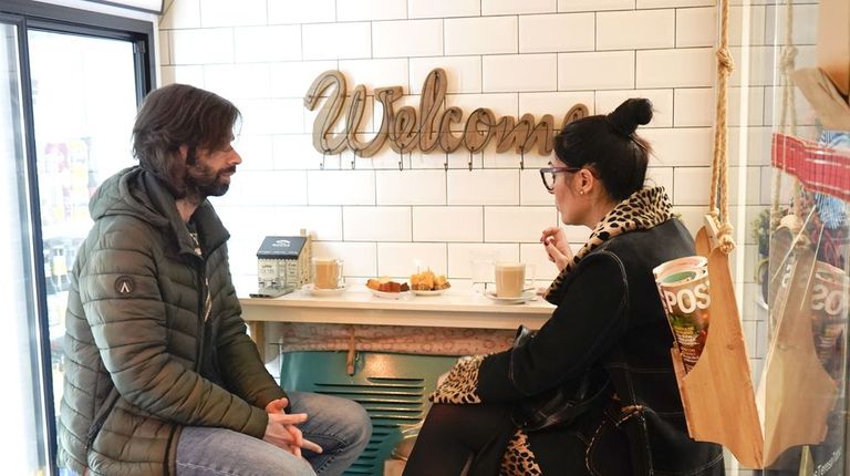Cinco años de resistencia en las galerías más «chic» de Pontevedra: «Cuando abrimos la tienda, esto era lo más de lo más»