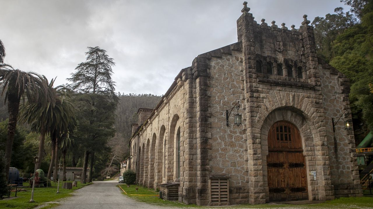 As es la casa de turismo rural La Molinera.La central hidroelctrica contina funcionando cien aos despus de su construccin