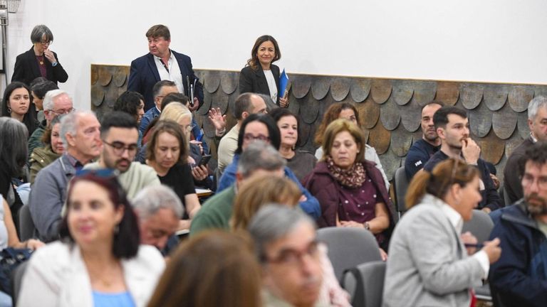 Mar pagará a 14,5 euros la hora que se dedique a regenerar bancos marisqueros