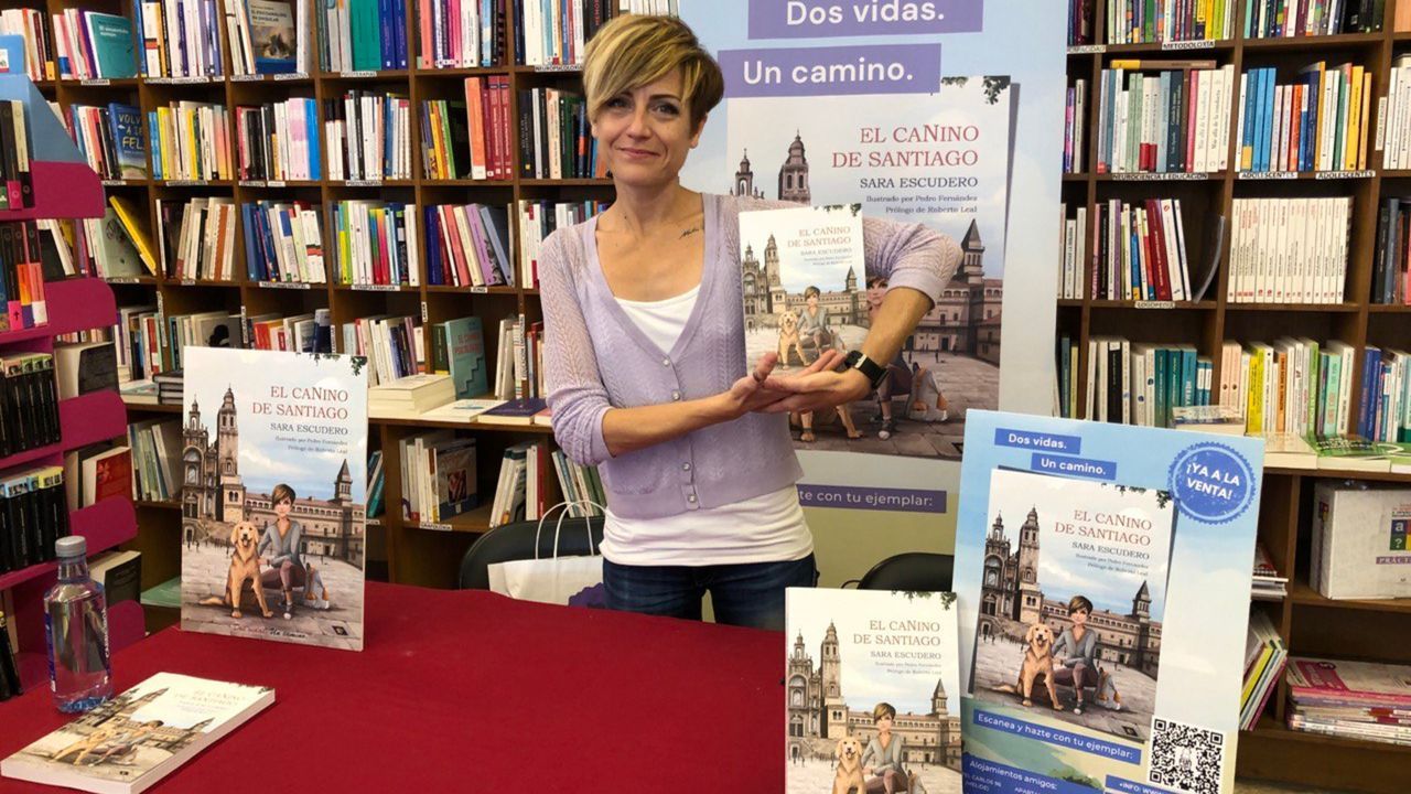 As es el albergue para peregrinos de Carril.Johanna Lungwitz, en el Obradoiro con las mulas Sam, Merlin y Totoro; y sus perros Temmi y Tari.