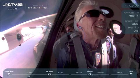 Branson, a bordo del Virgin Galactic.