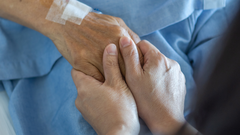 Un ritual de despedida puede ayudar a los pacientes en cuidados paliativos y a sus familiares a procesar el duelo.