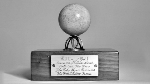 La primera bola pl�stica de billar de 1868 forma hoy parte del Museo Nacional�de Historia Americana.