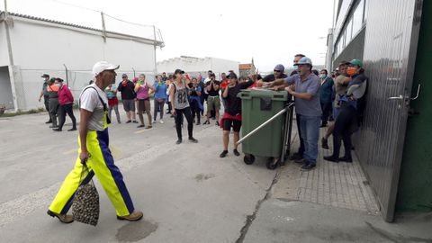 CONFLICTO ENTRE MARISCADORES DE A PIE CON LOS DE A FLOTE DE LA COFRADIA DE PESCADORES DE RIANXO POR LAS CONCESIONES