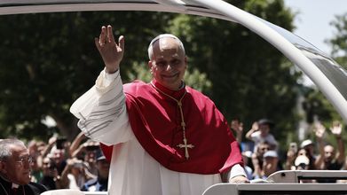 León XIV clama contra la polarización en su histórica visita a España y pide «reconciliación» a la clase política