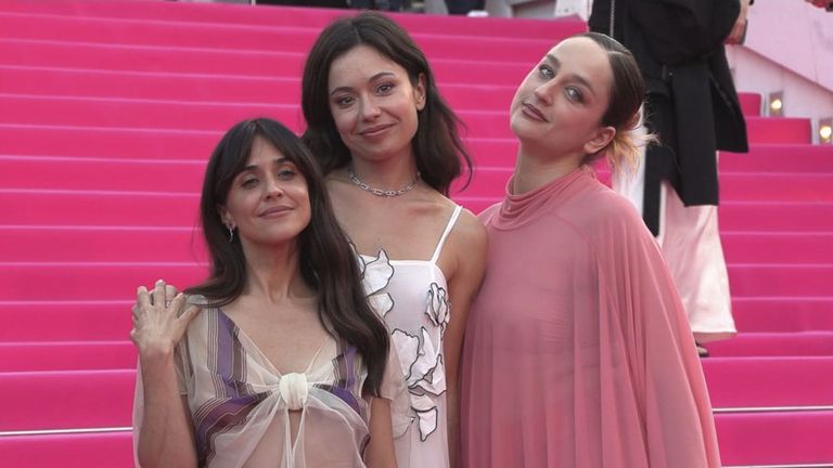 «Se tiene que morir mucha gente» y «Yo siempre a veces», las españolas que compiten en el festival de series de Cannes