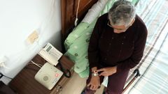 Josefa vive en Silvarrei (Lugo) y no sabe qu pasar con su telfono fijo ni con su pulsera de teleasistencia tras la desconexin de cobre de Telefnica
