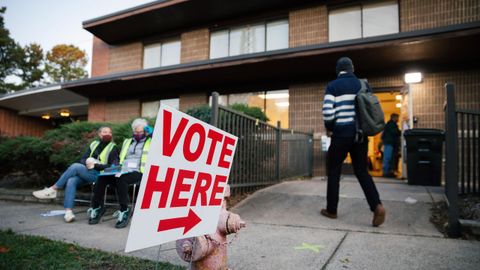 Ambiente en un colegio electoral de Carolina del Norte