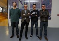 El director de Telefnica Galicia, Manuel ngel Alonso, con tres de los participantes. 