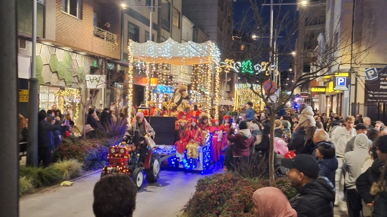 El campeonato gallego de taekuondo, en imgenes.Los nios de Sarria recibieron este sbado a los Reyes Magos