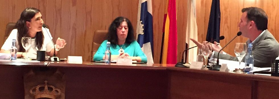 Triacastela, dividida por los toros.El debate entre Pilar L�pez y Jos� Antonio Garc�a tuvo a la interventora como testigo directo. 