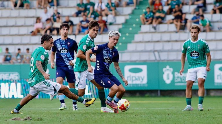 El Racing Club Ferrol calibra su ambición en un mes de alto voltaje