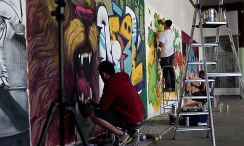 La zona de las drsenas fue decorada en junio con el concurso de grafiti del X-Fest. 
