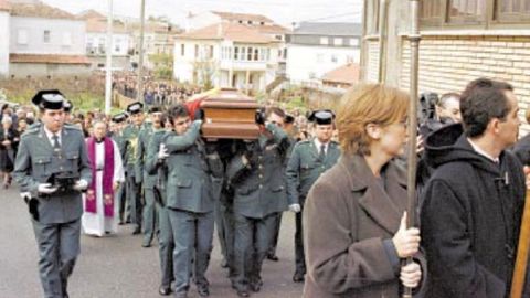 Una imagen del funeral de Jaime Pérez Fortes en Sober, el 18 de noviembre de 1999