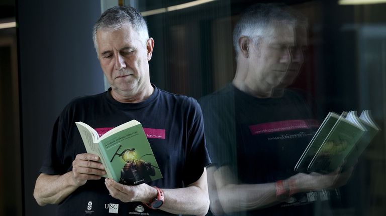 <span lang="gl">Lourenzo Fernández Prieto: «En Galicia fálta
