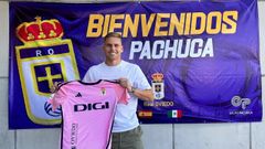 Alemao, a su llegada a la concentracin del Real Oviedo en Pachuca