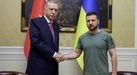 El presidente turco, Recep Tayyip Erdogan, y su homlogo ucraniano, Volodmir Zelenski, el jueves, en Lepolis