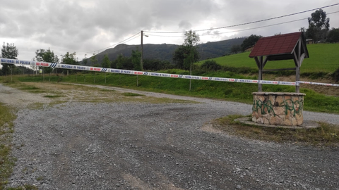 Explanada del pozo de San L�zaro de Paniceres, en el barrio de La Florida, donde se produjo el tiroteo de la Polic�a Local al veh�culo en el que se encontraban dos estudiantes de medicina.