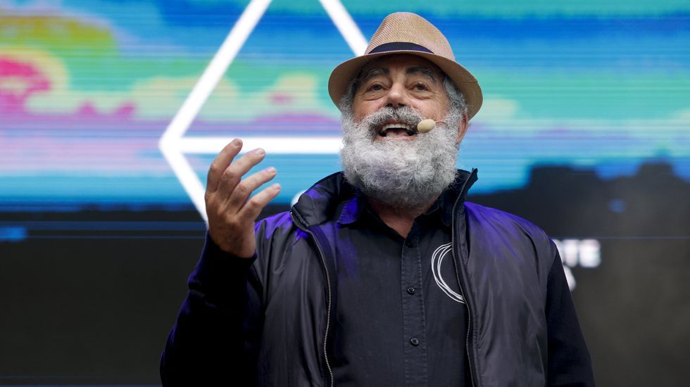 Entrada del antiguo cine G&oacute;nviz de Pontevedra, unos meses antes de su cierre, que tuvo lugar en diciembre del 2001