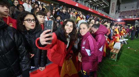 Parttido de fútbol femenino entre las selecciones de España e Italia en Pontevedra
