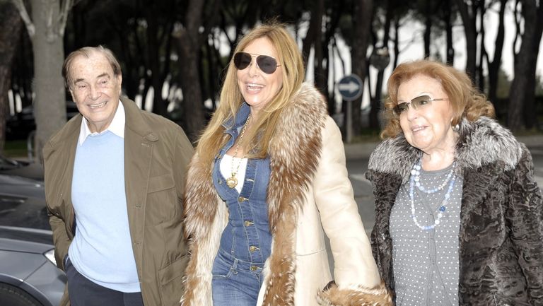 Ana Obregón junto a sus padres en una imagen de archivo
