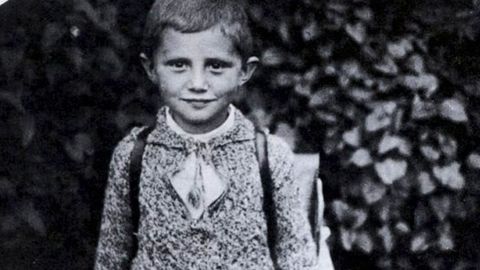Joseph Ratzinger, a los cinco años, en una imagen proporcionada por la Arquidiócesis de Munich y Freising.