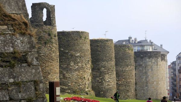 La muralla de Lugo es el elemento más representativo de la ciudad.