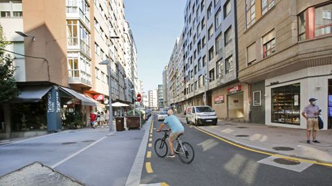 La reforma de la calle Loureiro Crespo está prácticamente rematada, y faltan por completar las obras yen el barrio de O Castañal