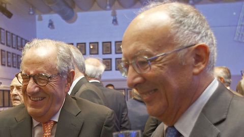Emilio Pérez Nieto, presidente del Grupo Pérez Rumbao, charló con el expresidentede la Xunta Fernando González Laxe
