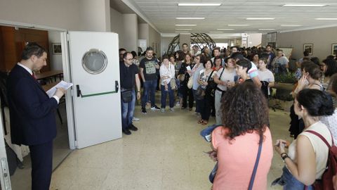 Examen de las oposiciones de Educación en el CIFP Politécnico de Santiago