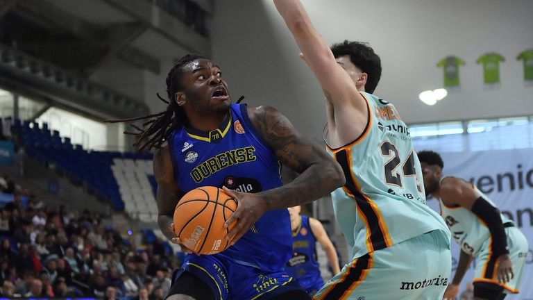 El COB se desploma en la pista del Palmer durante un pobre tercer cuarto (72-56)