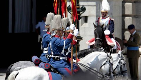 Integrantes de la Guardia Real tras la coronación del rey Felipe VI el pasado mes de junio