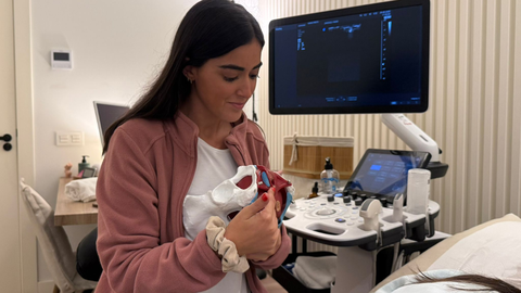 Mar�a Prieto posee formaci�n espec�fica en entrenamiento durante el embarazo y posparto, as� como especializaci�n en ecograf�a funcional y t�cnicas invasivas en suelo p�lvico