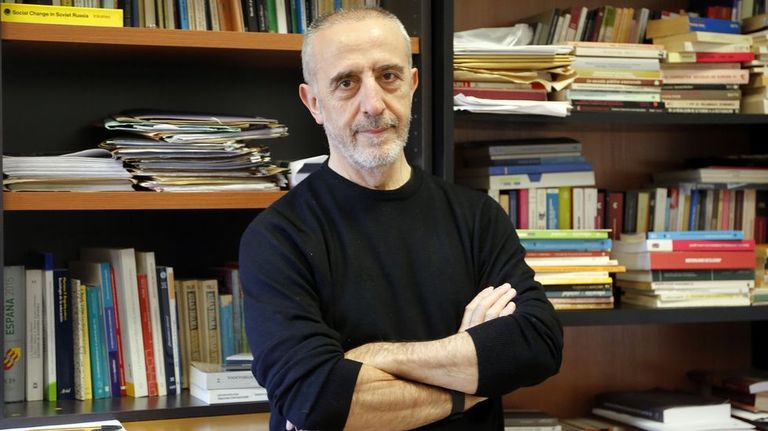 Enguita es un firme defensor de la escuela pública, pero le gustaría ver más autocrítica en ella