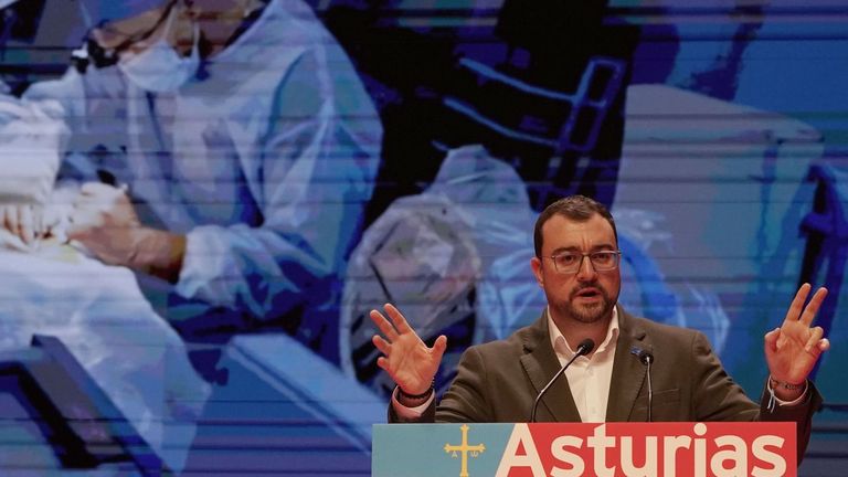 El presidente del Principado, Adrián Barbón, participa en el acto de clausura del 34º congreso de los socialistas asturianos