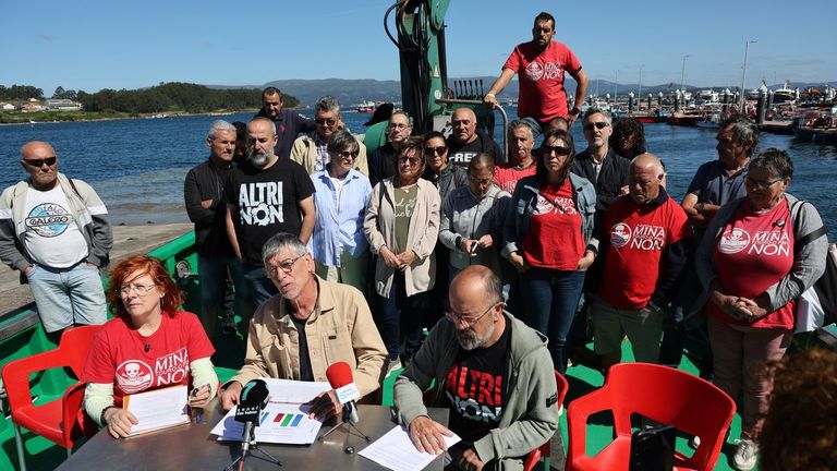 Llaman a la movilización por tierra y por mar ante la situación agónica de la ría de Arousa: «Estamos tocando fondo»