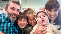 Ibai, acompañado de sus padres Santos y Zuriñe, y de sus hermanos Unax y Aimar.