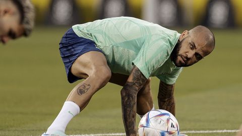 La defensa de Dani Alves aduce que los vídeos «desmienten de forma radical» la versión de la víctima