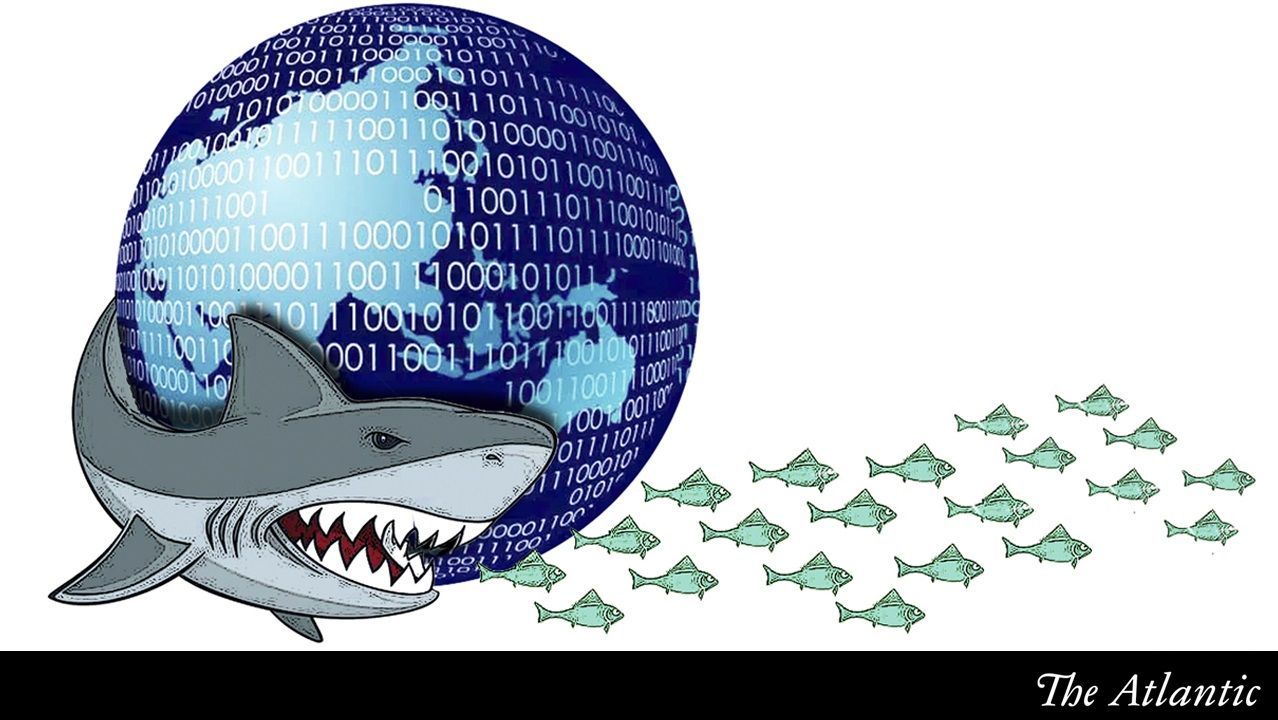 Un�camino sin caminantes.�lvaro y Jorge Pino ayudan a Suso Valverde a subir a la Cruz de Ferro en su handbike