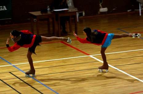 Las chantadinas Paula y Maite, en la exhibici�n provincial